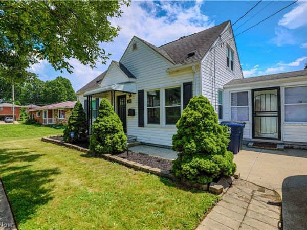 492 E Woodsdale Avenue , Akron, OH 44301