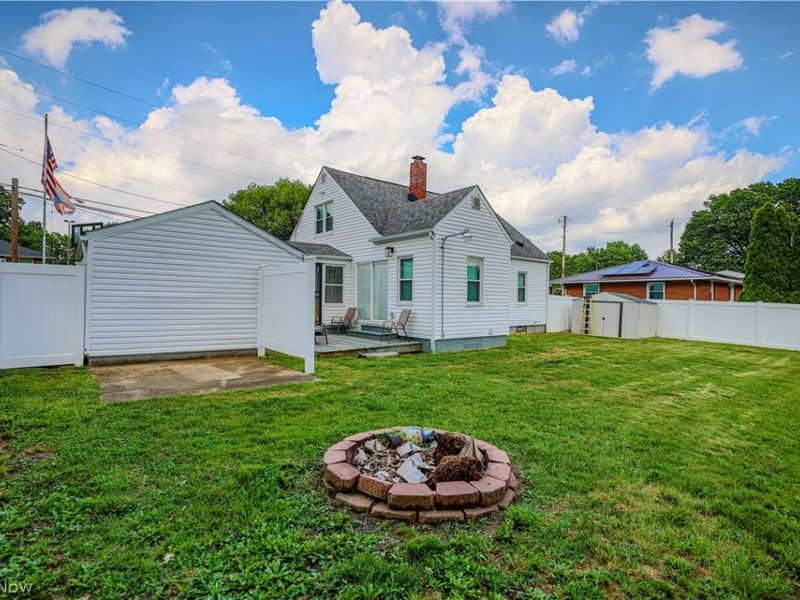 492 E Woodsdale Avenue, Akron, OH 44301 Photo 11