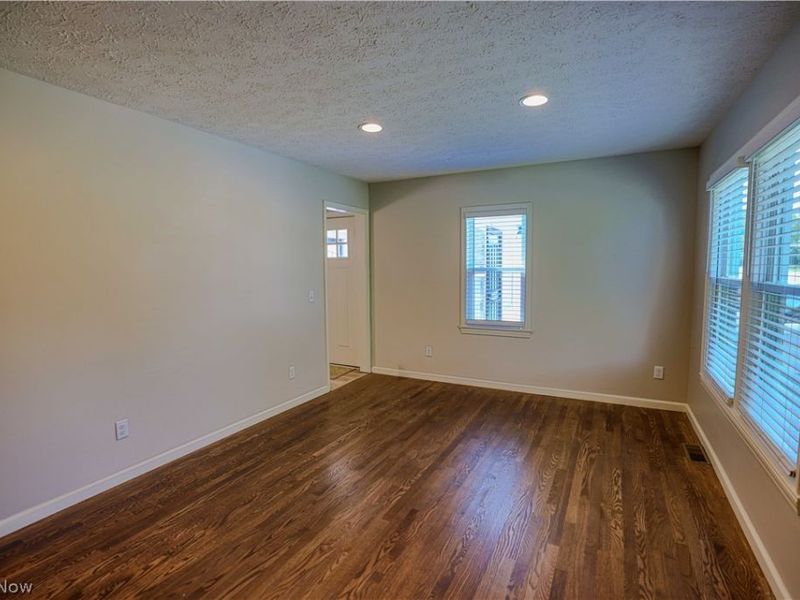 492 E Woodsdale Avenue, Akron, OH 44301 Photo 23