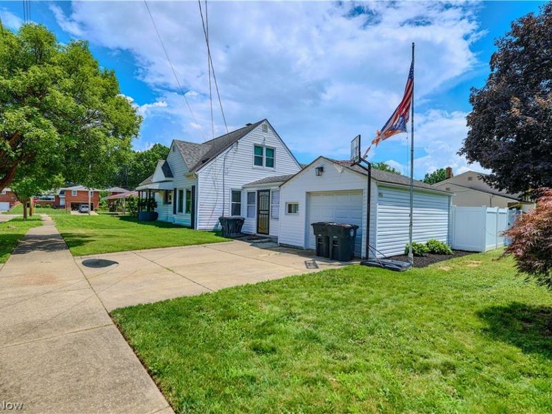 492 E Woodsdale Avenue, Akron, OH 44301 Photo 7