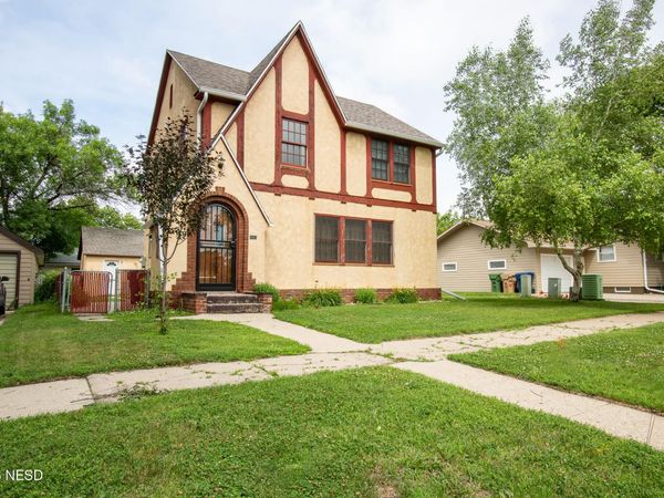 509 3RD AVENUE SE, Watertown, SD 57201