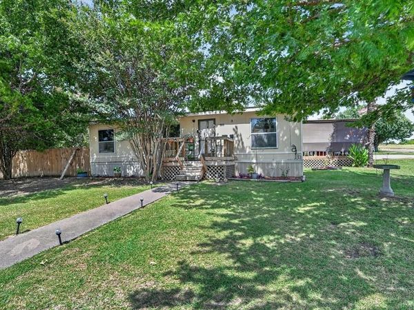 1103 Burnett Boulevard, Alvarado, TX 76009