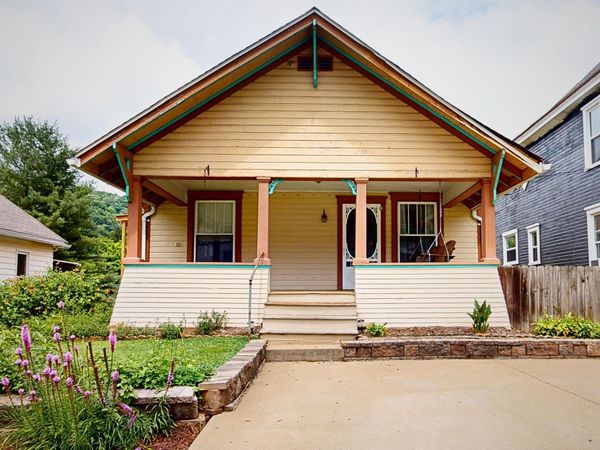 221 Meadow Avenue, Mannington, WV 26582