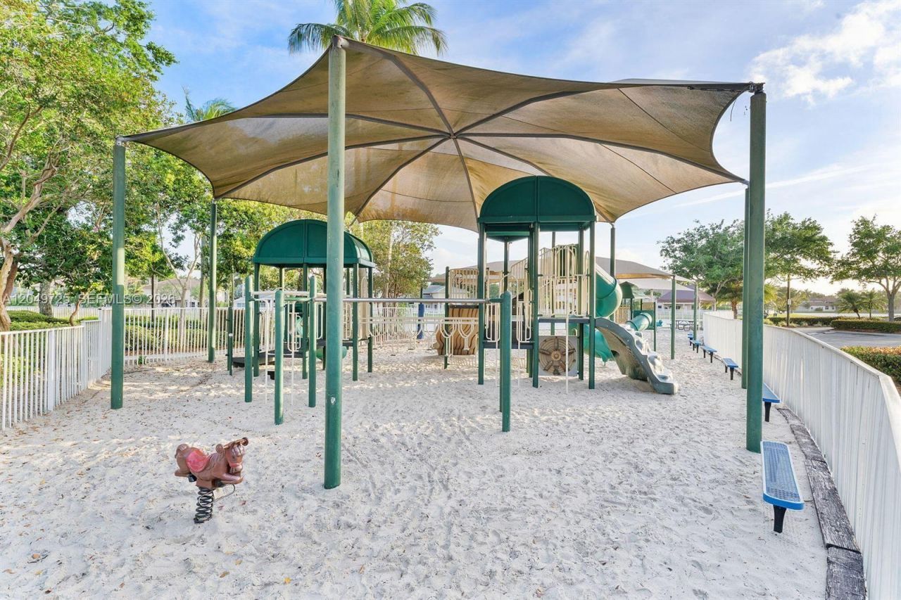 1333 Majesty Ter , Weston, FL 33327 Photo