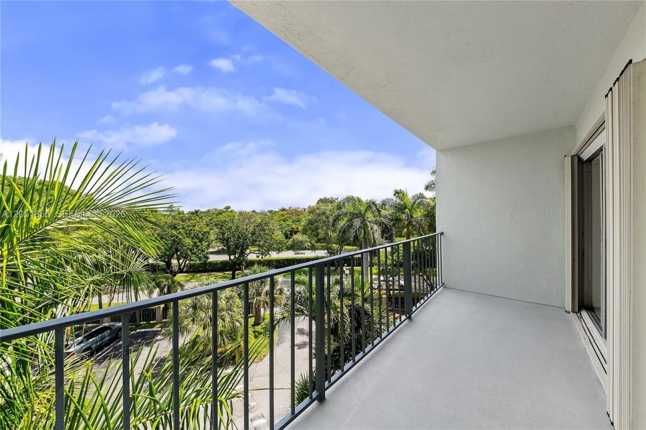 7900 Camino Cir , Unit 406, Miami, FL 33143 Photo