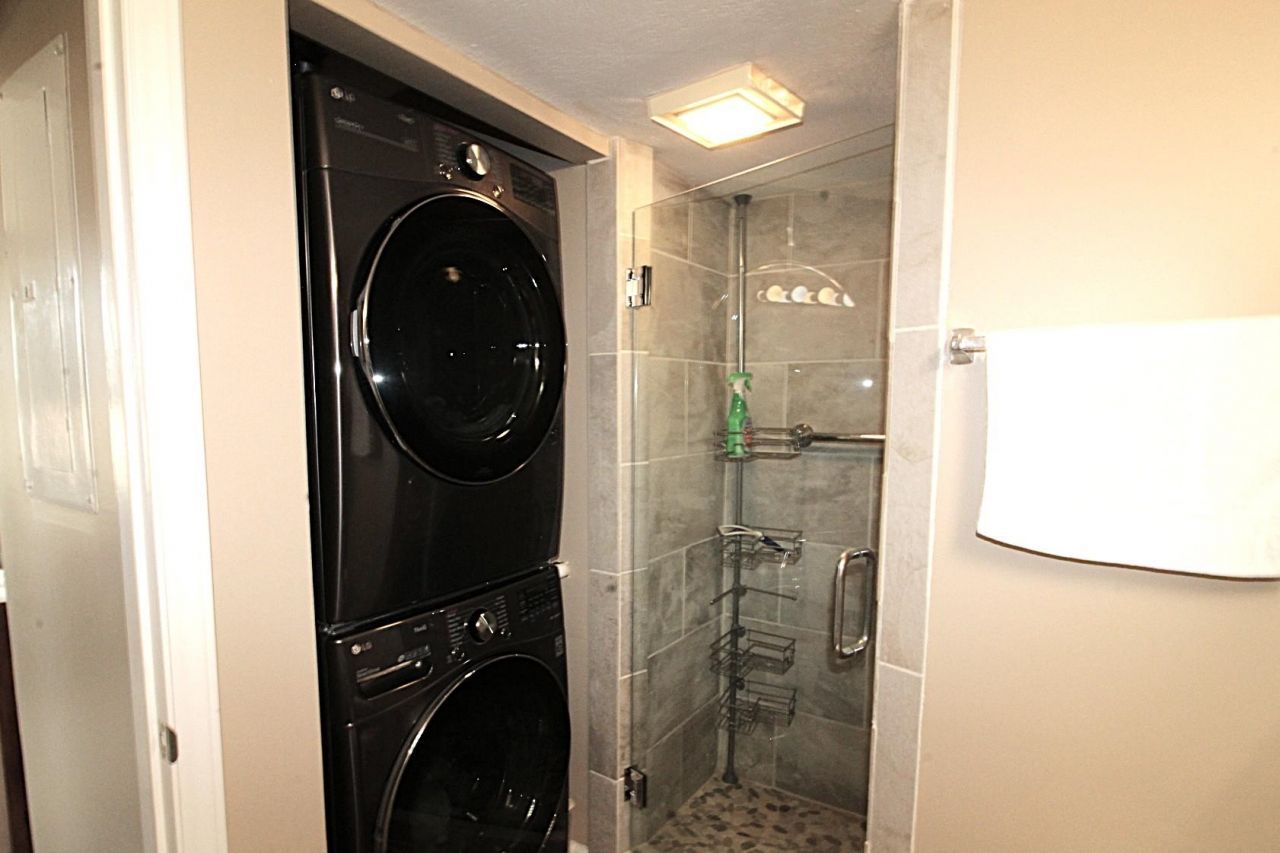 858 Tall Oaks Ct. Photo 16