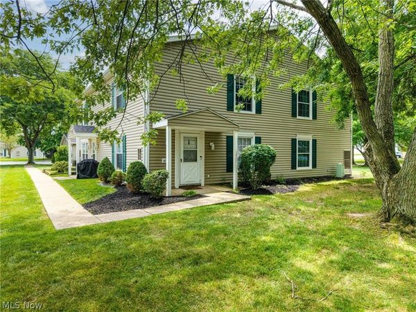 277 Canterbury Lane, Unit D34, Medina, OH 44256