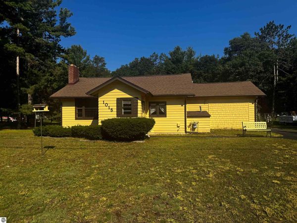 1015 US-23 N, East Tawas, MI 48730