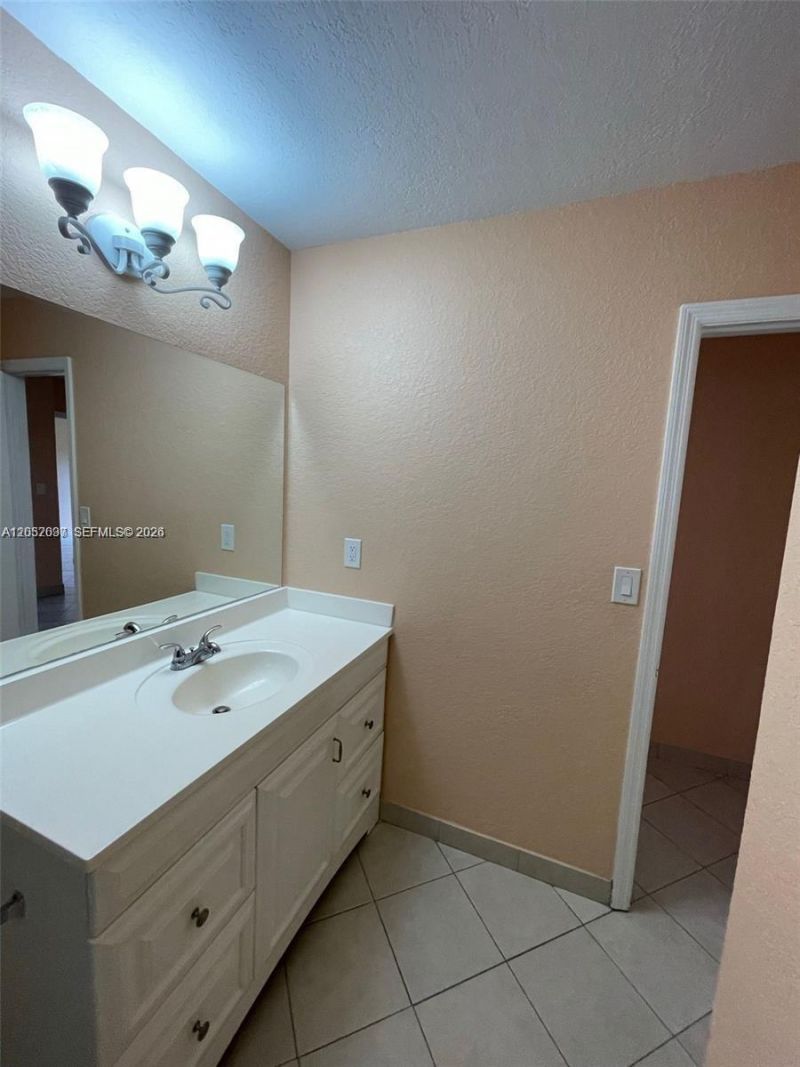 5352 S Rose Marie Ave S , Unit 5352, Boynton Beach, FL 33472 Photo