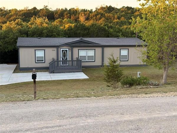 1315 Phoenix Court, Granbury, TX 76048