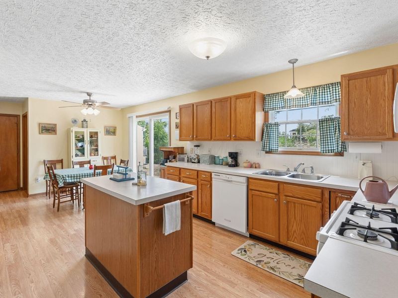 5703 Silver Spurs Lane, Galloway, OH 43119 Photo 17