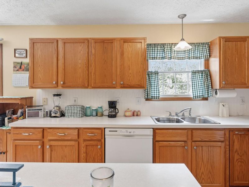 5703 Silver Spurs Lane, Galloway, OH 43119 Photo 18