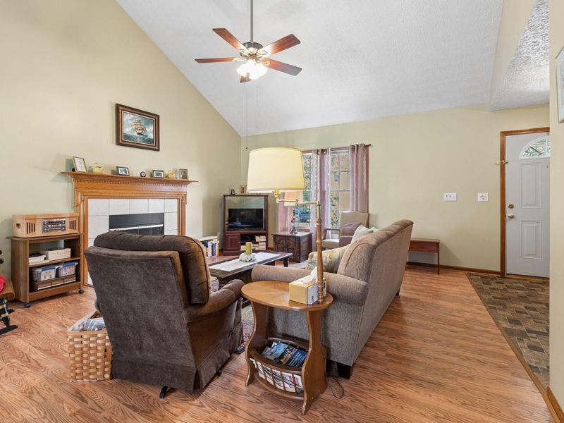 5703 Silver Spurs Lane, Galloway, OH 43119 Photo 9