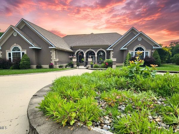 2805 STATE ROAD AA, Holts Summit, MO 65043