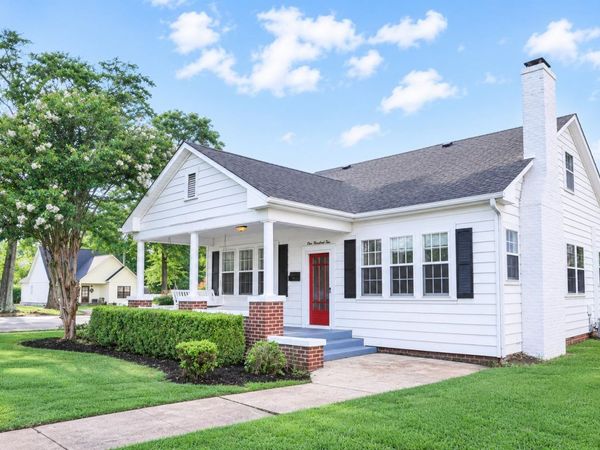 110 1st St, Tuscumbia, AL 35674