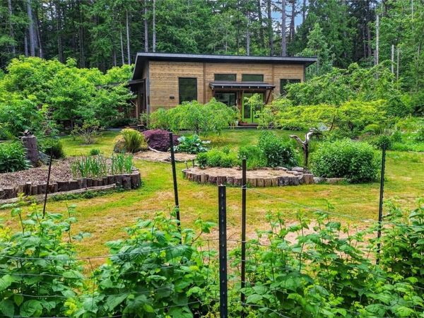 220 Sea Meadow Dr , Gabriola Island, BC V0R 1X2