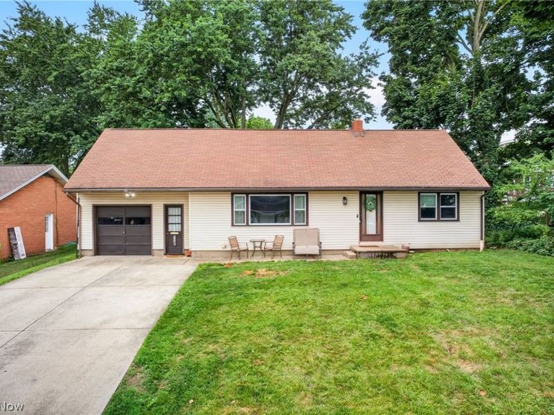 119 Pershing Avenue SE, North Canton, OH 44720 Photo 2