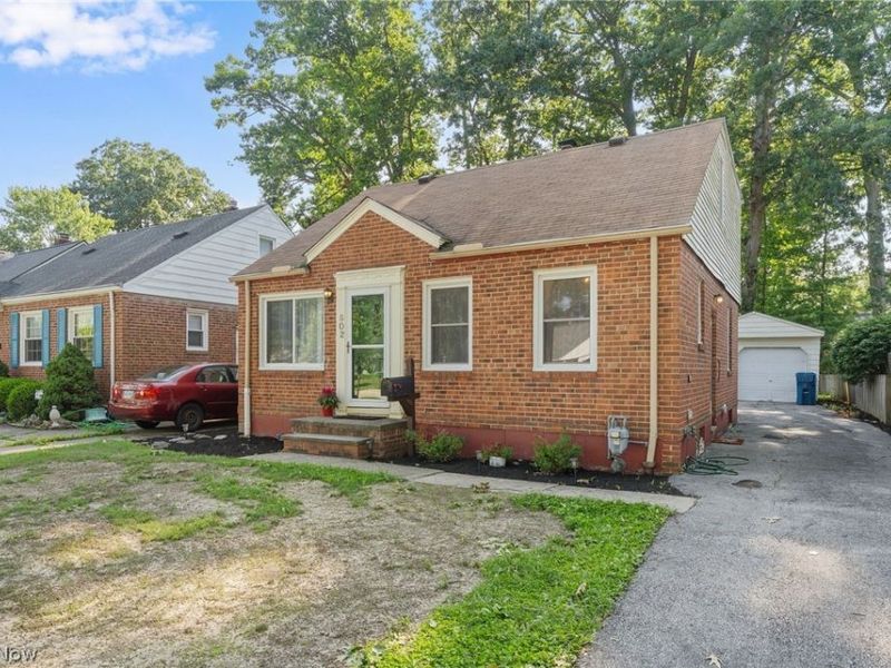 602 Huntmere Drive, Bay Village, OH 44140 Photo 3
