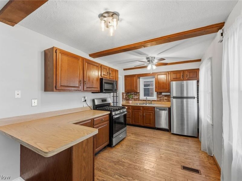 602 Huntmere Drive, Bay Village, OH 44140 Photo 4