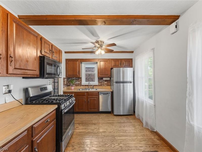 602 Huntmere Drive, Bay Village, OH 44140 Photo 5
