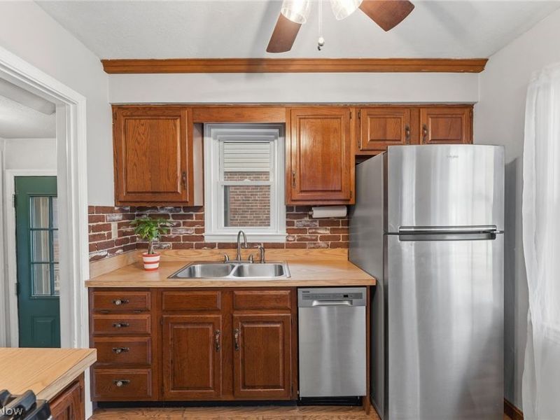602 Huntmere Drive, Bay Village, OH 44140 Photo 6