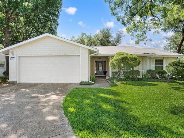 1200 Douglas Street, Euless, TX 76039