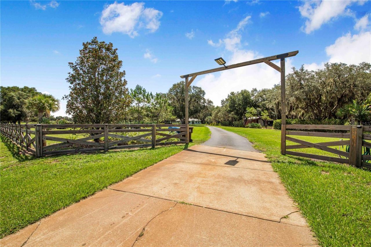 2424 Burns Avenue, Lake Wales, FL 33898 Photo