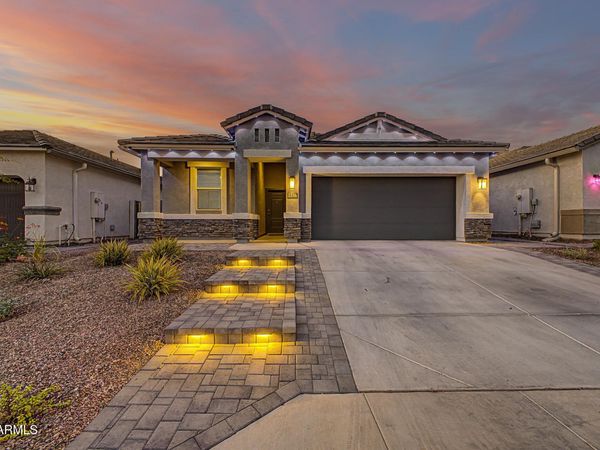 2516 W SEAVER Avenue, Apache Junction, AZ 85120