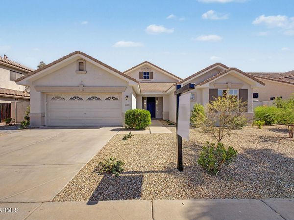 1669 E LAREDO Street, Chandler, AZ 85225