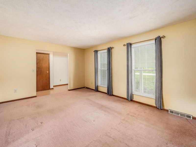 1498 Cobblegate Lane, Reynoldsburg, OH 43068 Photo 5