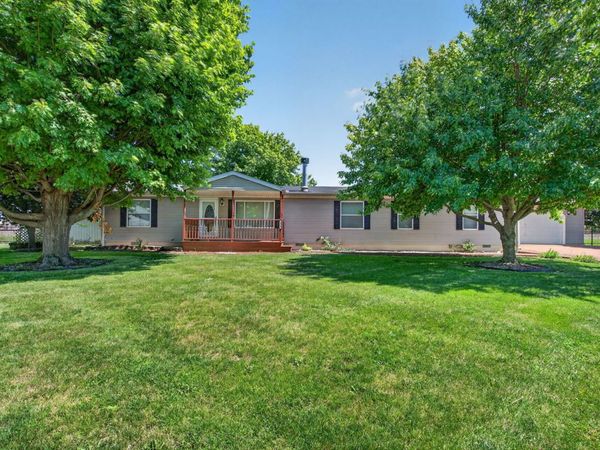 414 N Pine Street , Gardner, IL 60424