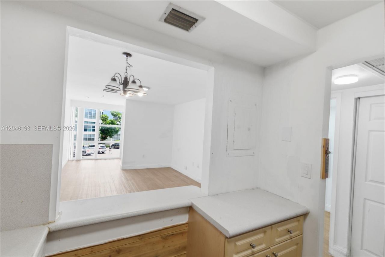 200 177th Dr, Unit 204, Sunny Isles Beach, FL 33160 Photo