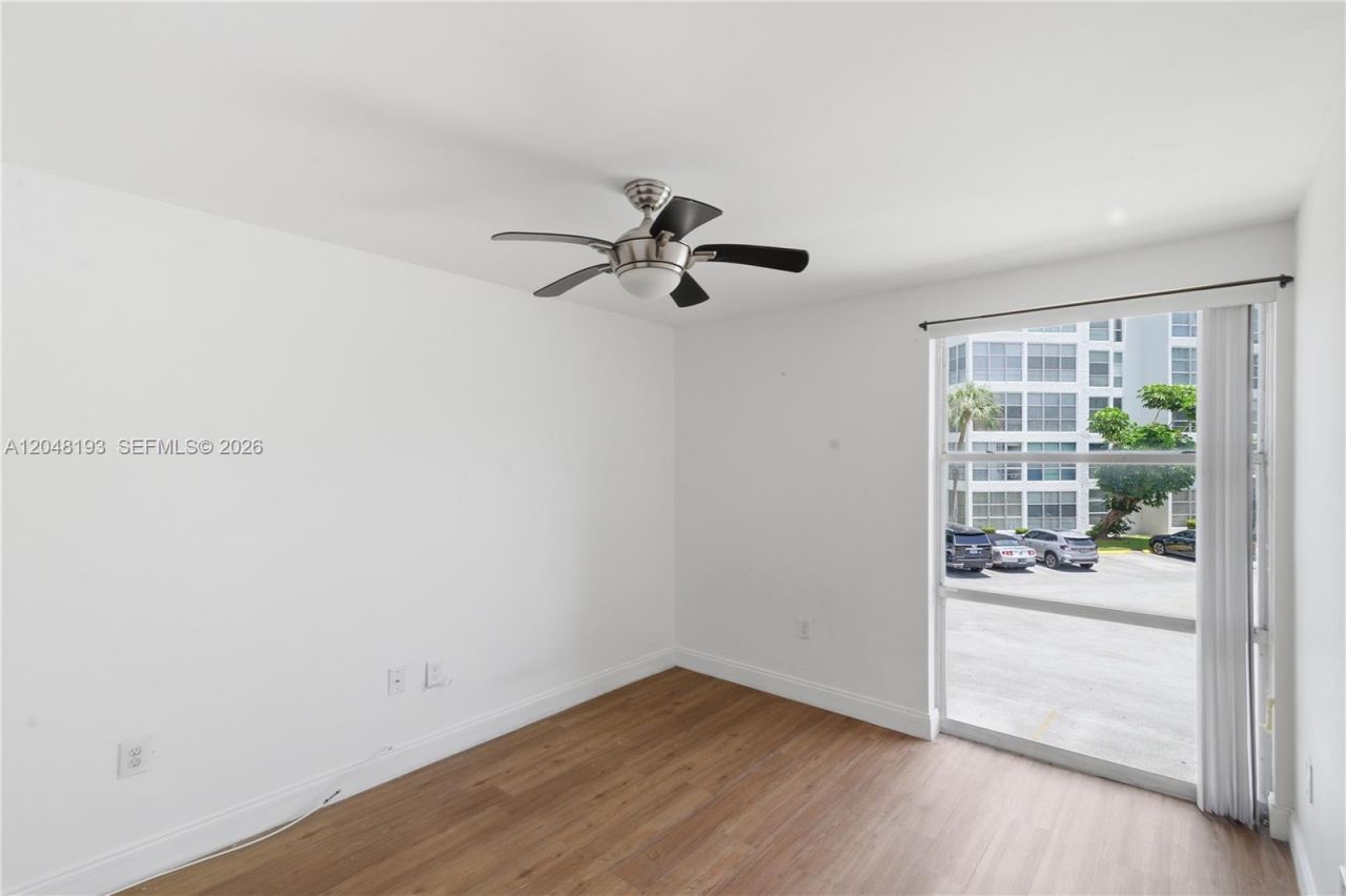 200 177th Dr, Unit 204, Sunny Isles Beach, FL 33160 Photo