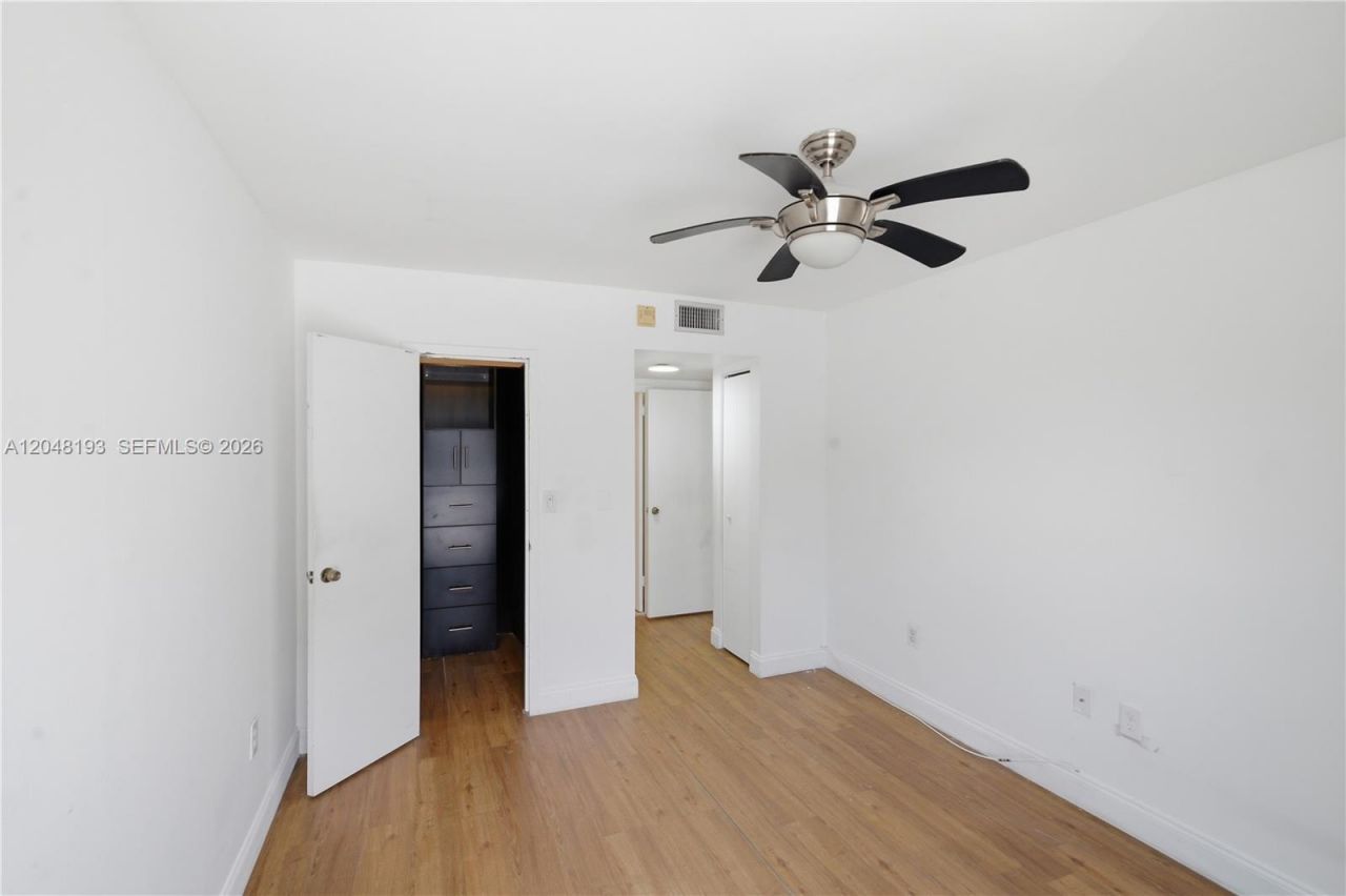 200 177th Dr, Unit 204, Sunny Isles Beach, FL 33160 Photo
