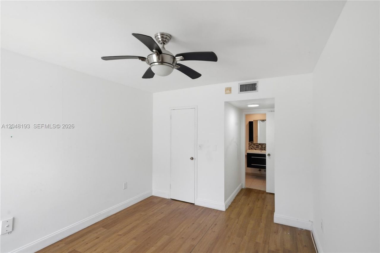 200 177th Dr, Unit 204, Sunny Isles Beach, FL 33160 Photo