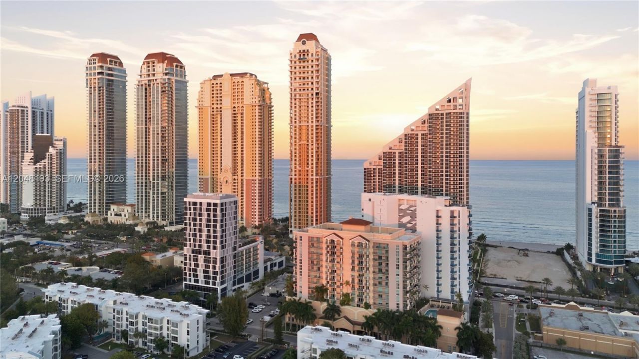 200 177th Dr, Unit 204, Sunny Isles Beach, FL 33160 Photo