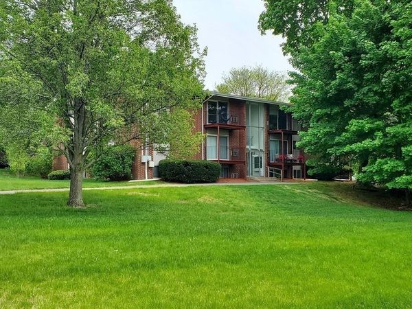 10 Longwood Dr, Unit 10, Andover, MA 01810
