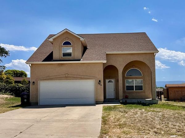 290 W Delray Dr, Pueblo West, CO 81007