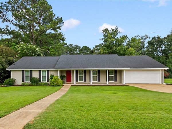 2127 Fredericksburg Drive, Tuscaloosa, AL 35406