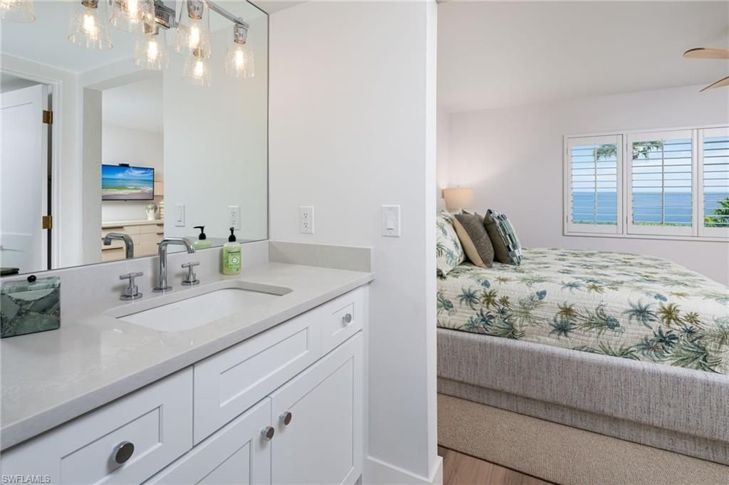 10475 Gulf Shore Dr , Unit 115, Naples, FL 34108 Photo