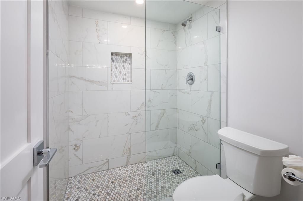 10475 Gulf Shore Dr , Unit 115, Naples, FL 34108 Photo