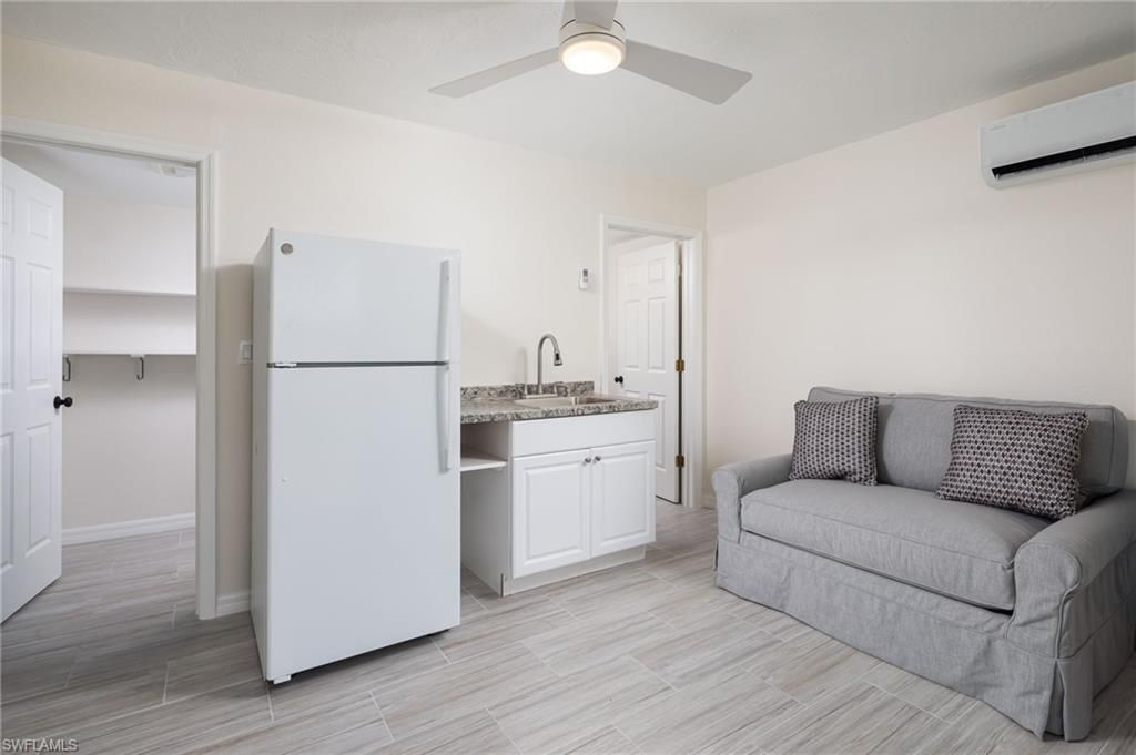 10475 Gulf Shore Dr , Unit 115, Naples, FL 34108 Photo