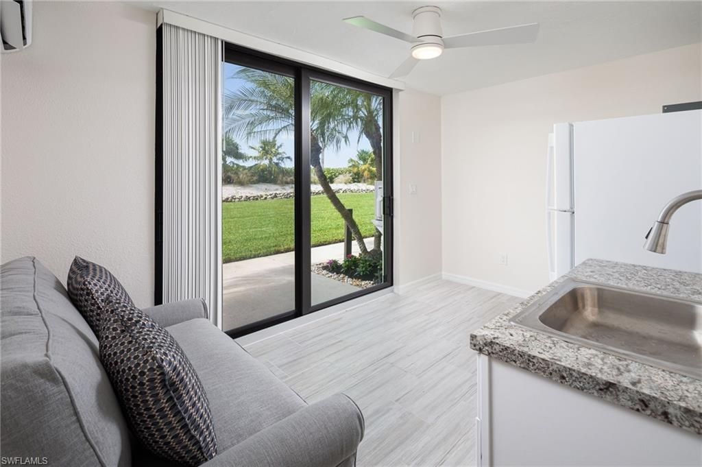 10475 Gulf Shore Dr , Unit 115, Naples, FL 34108 Photo
