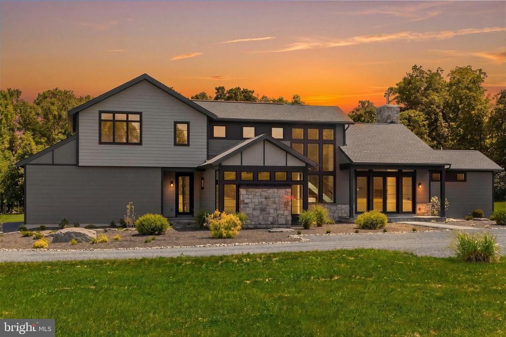 5823 RODGERS ROAD, PIPERSVILLE, PA 18947