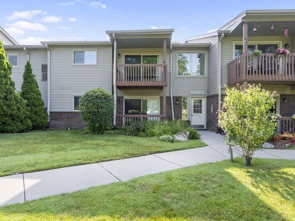 10177 Nancys Boulevard, Grosse Ile, MI 48138