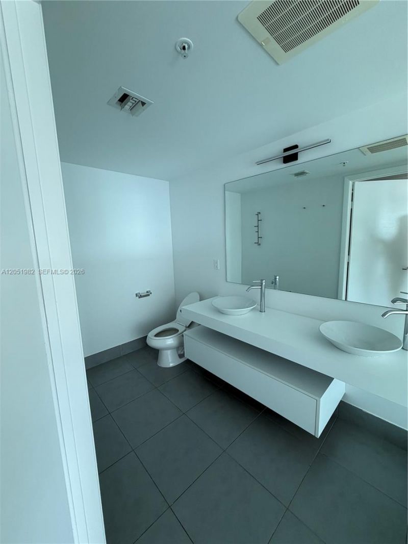 92 SW 3rd St, Unit 5012, Miami, FL 33130 Photo