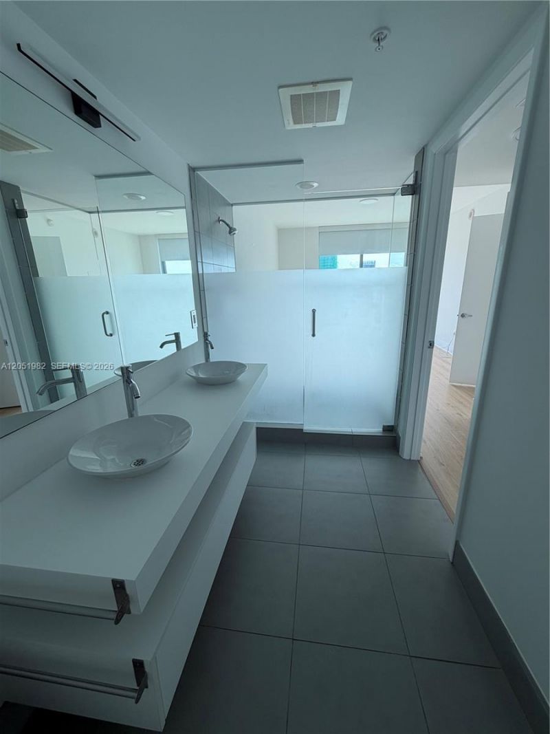 92 SW 3rd St, Unit 5012, Miami, FL 33130 Photo