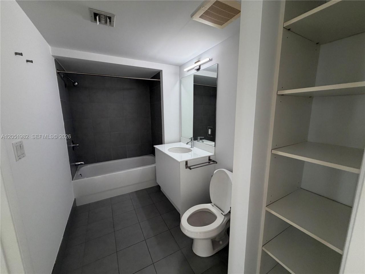 92 SW 3rd St, Unit 5012, Miami, FL 33130 Photo