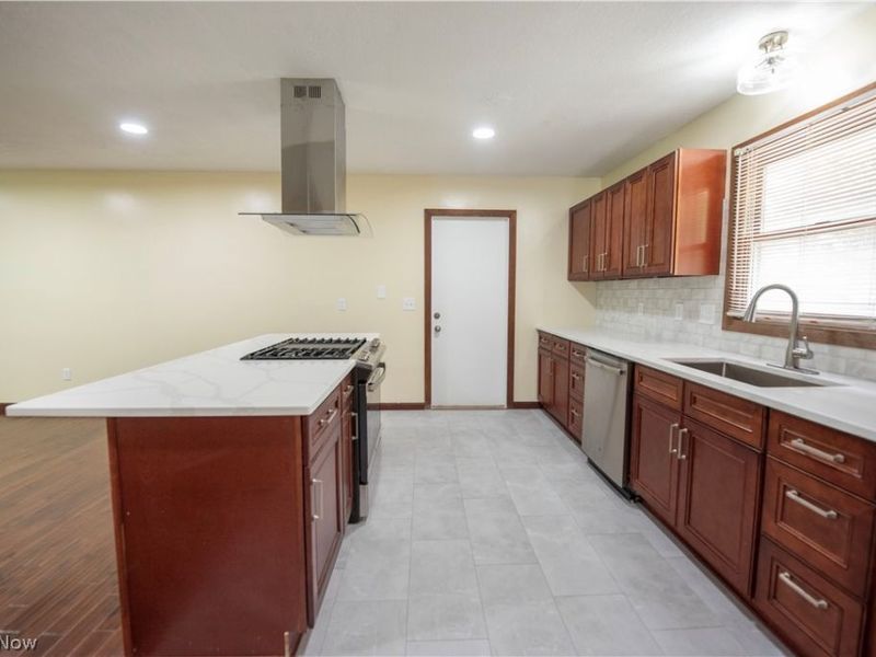 25429 Tyndall Falls Drive, Olmsted Falls, OH 44138 Photo 15