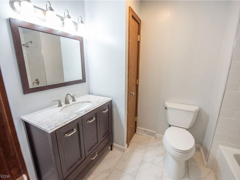 25429 Tyndall Falls Drive, Olmsted Falls, OH 44138 Photo 16